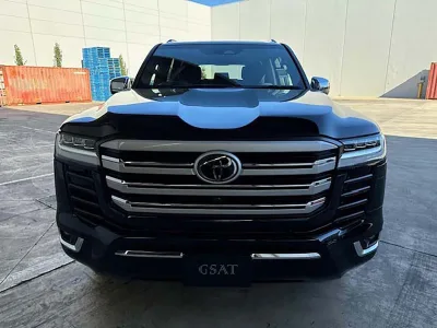 2025 Toyota Land Cruiser Sahara ZX for export from Japan