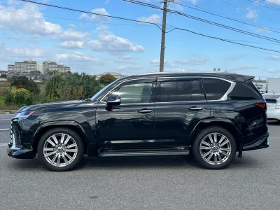 2025 Lexus LX 600 Executive 4WD Modellista Aero (No.9601035) for export from Japan