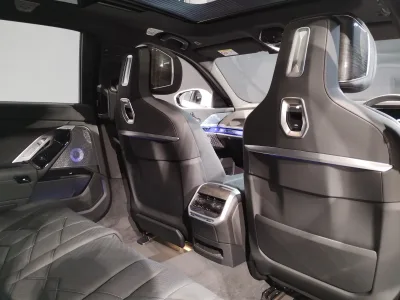 2025 BMW i7 eDrive for export from Japan