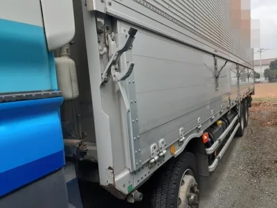2011 Isuzu Giga large Aluminum Wing LKG-CYJ77A used truck (No.920773) for export from Japan