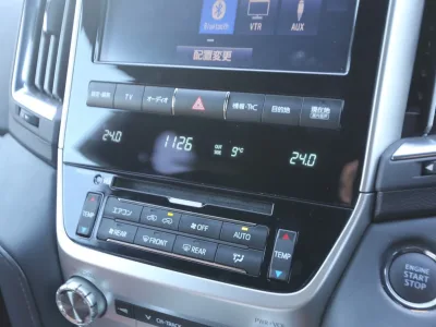2019 Toyota Land Cruiser 200 4.6 ZX 4WD WALD for export from Japan