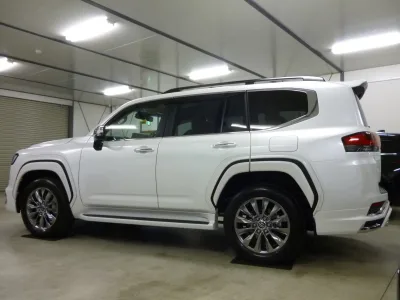 2025 TOYOTA LAND CRUISER LC300 ZX 4WD | MODELLISTA AERO for export from Japan