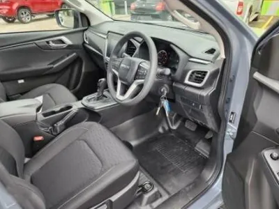 2025 Isuzu D-MAX X-RIDER Pickup (No.480766) for export from Japan
