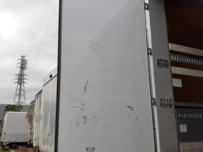 2016 Isuzu Giga large Aluminium wing body truck QPG-CYL77B (No.920772) for export from Japan