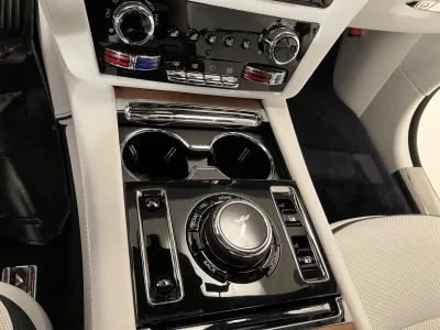 2025 Rolls-Royce Spectre Base Grade (No.960989) for export from Japan
