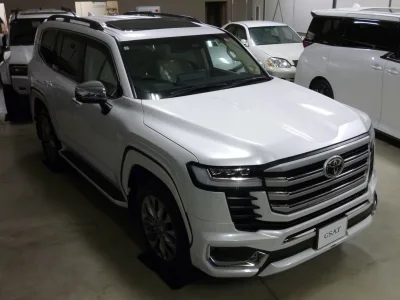 2025 TOYOTA LAND CRUISER LC300 ZX 4WD | MODELLISTA AERO for export from Japan