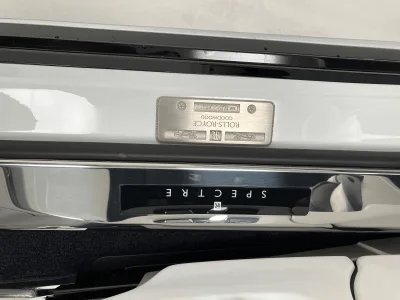 2025 Rolls-Royce Spectre Base Grade (No.960989) for export from Japan