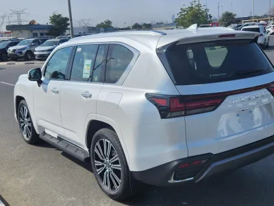2025 Lexus LX600 LEXUS SIGNATURE EDITION 7 Seats(No.830805) for export from Japan