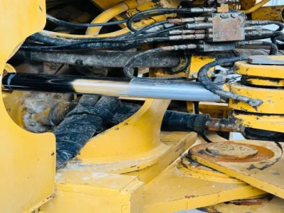 2007 CAT Wheel loader Type 966H Wheel Loader for export from Japan