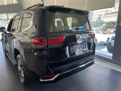 2026 Toyota Land Cruiser 300 ZX 3.5L V6 Petrol 7-Seater for export from Japan