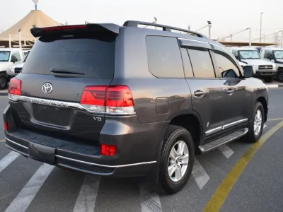 2016 Toyota Land Cruiser full option Grey (No.830777) for export from Japan