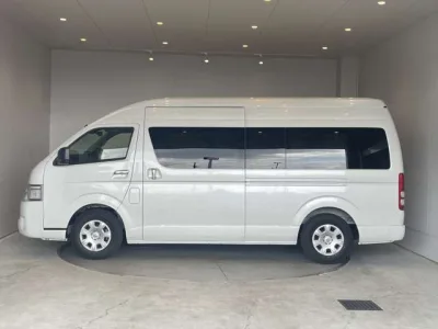2026 Toyota Hiace Commuter GL 14-Seater 2.8L Diesel Auto for export from Japan