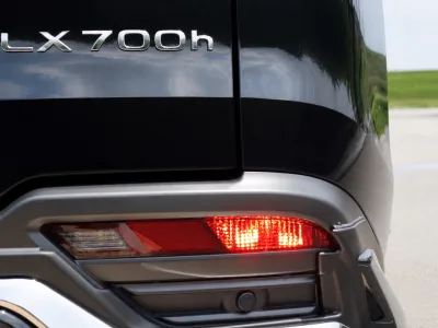 2026 Lexus LX 700h 4WD / Modellista, Mark Levinson & Rear Entertainment JDM for export from Japan