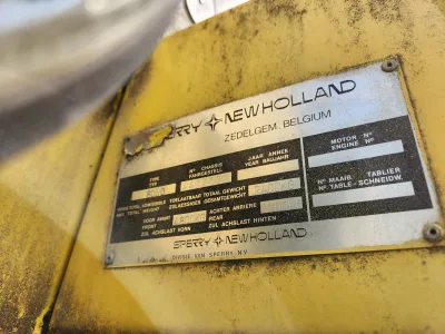 New Holland 8050 Combine Harvester (No.J0885) for export from Japan