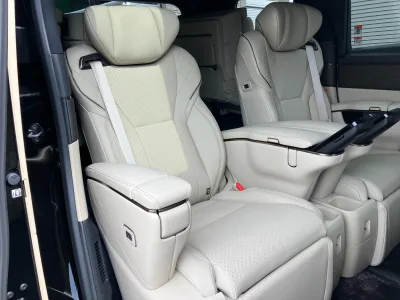 2025 Toyota Alphard Plug-in Hybrid Executive Lounge E-Four 4WD for export from Japan