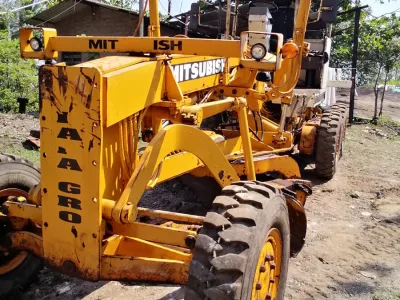 Mitsubishi MG230  Motor Grader (N0-J0685) for export from Japan