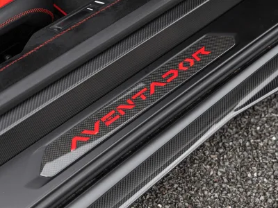 2021 Lamborghini Aventador SVJ Roadster: The Ultimate Supercar Experience convertible (No.112972) for export from Japan