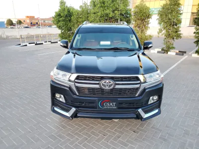 2018 Toyota Land Cruiser 8 seater V8 engine (No-830714)