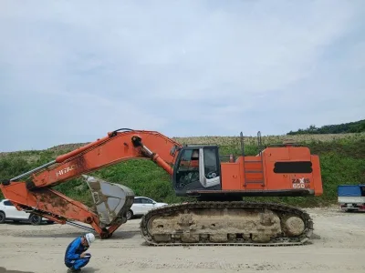 Hitachi ZX650LC-3 Hydraulic Excavator