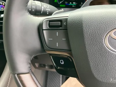 2025 Toyota Alphard Plug-in Hybrid Executive Lounge E-Four 4WD for export from Japan