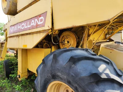 New Holland 8050 Combine Harvester (No.J0885) for export from Japan