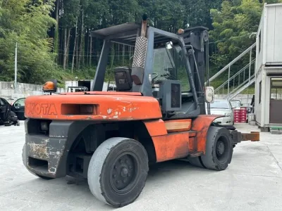 2005 TOYOTA 5FD80 Forklift for export from Japan