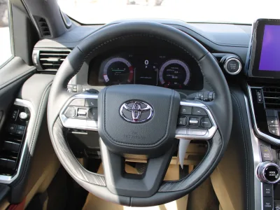 2026 Toyota Land Cruiser 300 VXR-Z Exclusive 3.3L Diesel 4WD for export from Japan