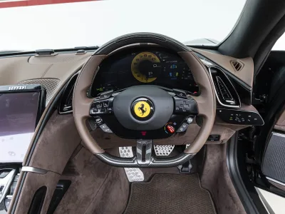 2025 Ferrari Roma Spider — Verde Zeltweg / Cioccolato for export from Japan