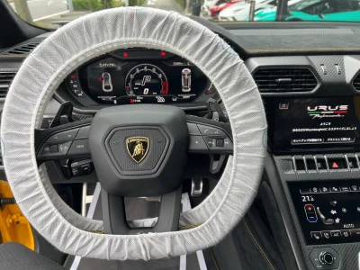 2025 Lamborghini Urus Performante: Unmatched Luxury and Performance SUV (No.960969) for export from Japan