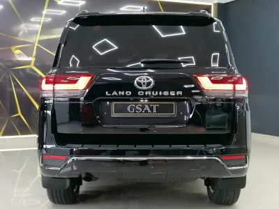 DEC/2022 LANDCRUISER LC300 70TH ANNIVERSARY LEFT HAND DRIVE (No.101816) for export from Japan