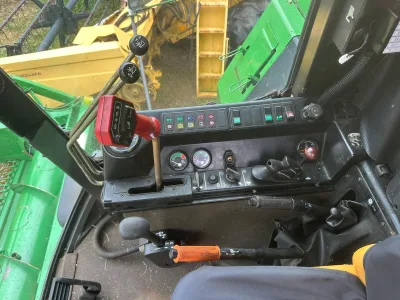 JOHN DEERE 1075 COMBINE HARVESTER (No.J0794)