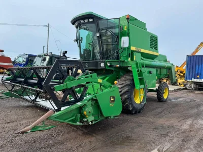 JOHN DEERE 1170 Combine Harvester (No.J0940)