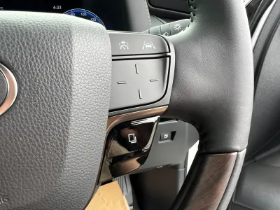 2025 Toyota VELLFIRE 2.4 Z Premier MPV for export from Japan
