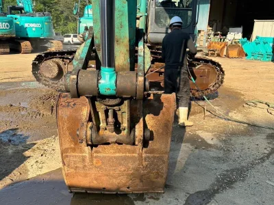 KOBELCO SK200 Excavator (No.J0744)