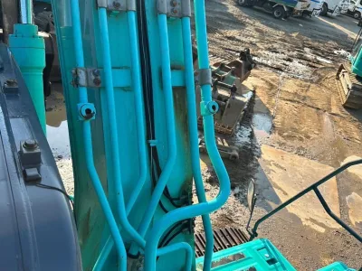 KOBELCO SK200 Excavator (No.J0744)
