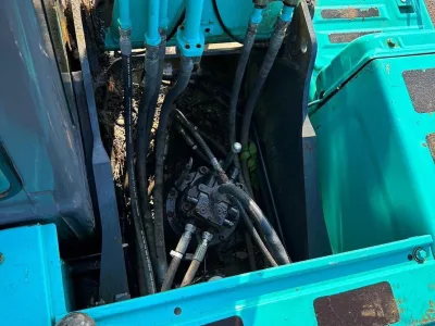 KOBELCO SK200 Excavator (No.J0744)