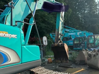 KOBELCO SK200 Excavator (No.J0744)