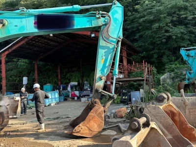 KOBELCO SK200 Excavator (No.J0744)