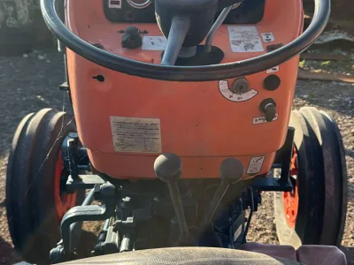 KUBOTA M4000 TRACTOR