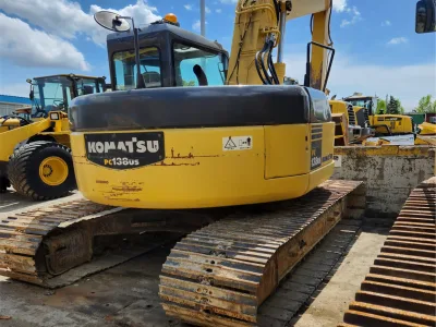 Komatsu  Excavator Machinery 2004  (No-J0705)