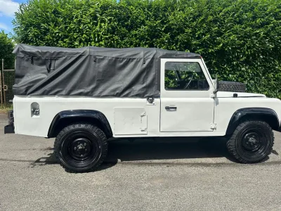 LANDROVER DEFENDER 110 (No.J0757)
