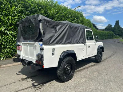 LANDROVER DEFENDER 110 (No.J0757)