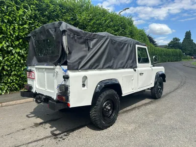 LANDROVER DEFENDER 110 (No.J0757)