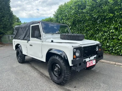 LANDROVER DEFENDER 110 (No.J0757)