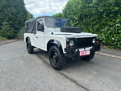 LANDROVER DEFENDER 110 (No.J0757)