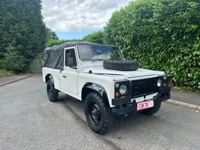 LANDROVER DEFENDER 110 (No.J0757)
