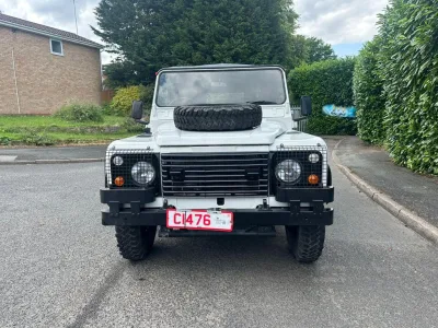 LANDROVER DEFENDER 110 (No.J0757)