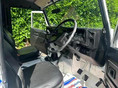 LANDROVER DEFENDER 110 (No.J0757)