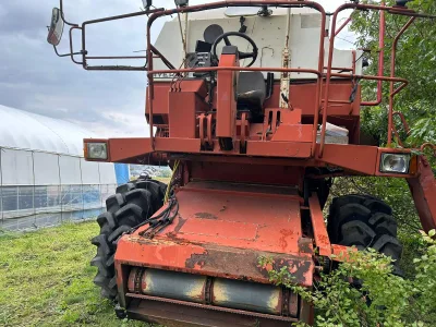 LAVERDA 3700 COMBINE HARVESTER (No.J0847)
