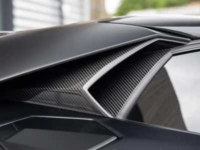 2021 Lamborghini Aventador SVJ Roadster: The Ultimate Supercar Experience convertible (No.112972)